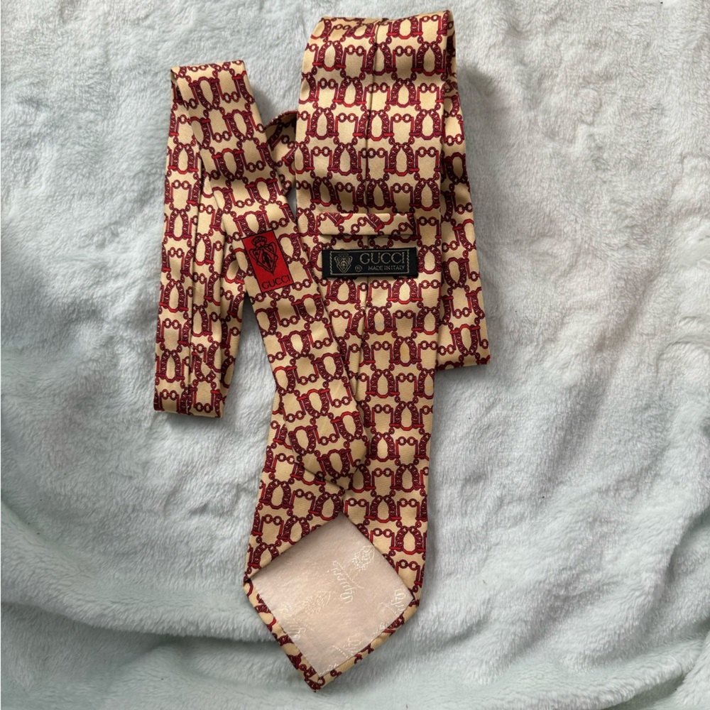 Gucci vintage silk horsebit pattern tie luxury beige burgundy